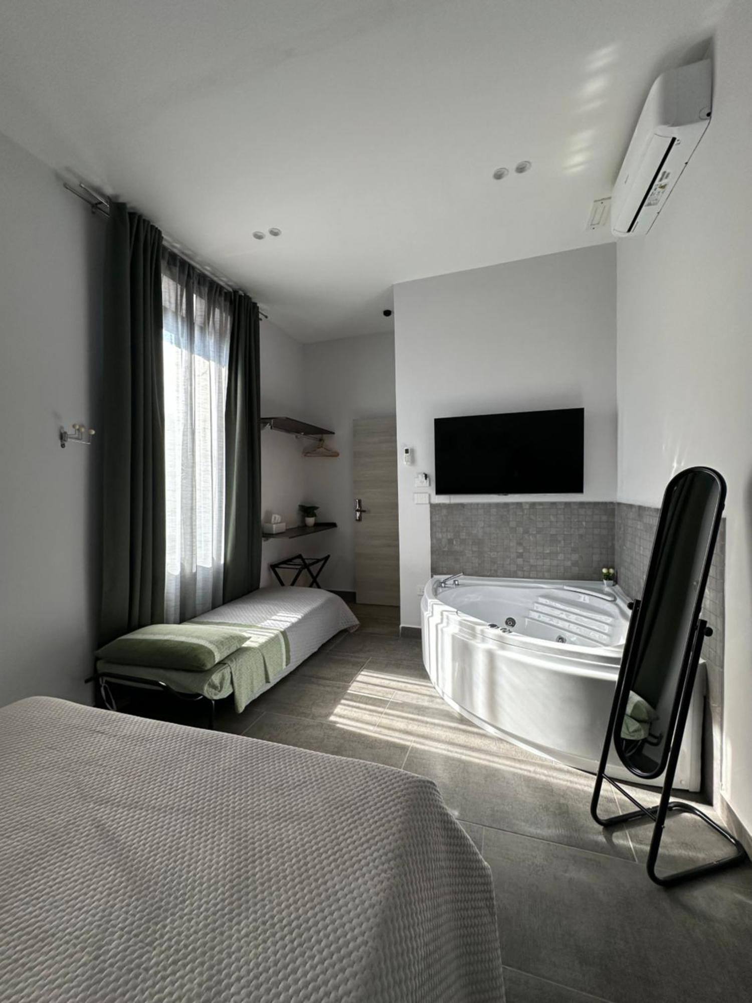 Hotel Zeta Boutique à Caserte Extérieur photo